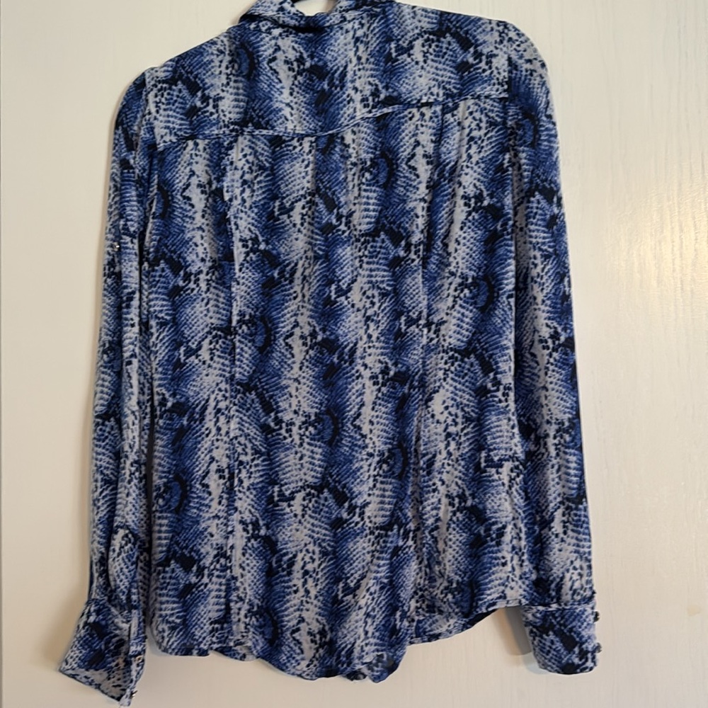 Woman’s medium WHBM royal blue dress shirt with gold buttons - Picture 3 of 4